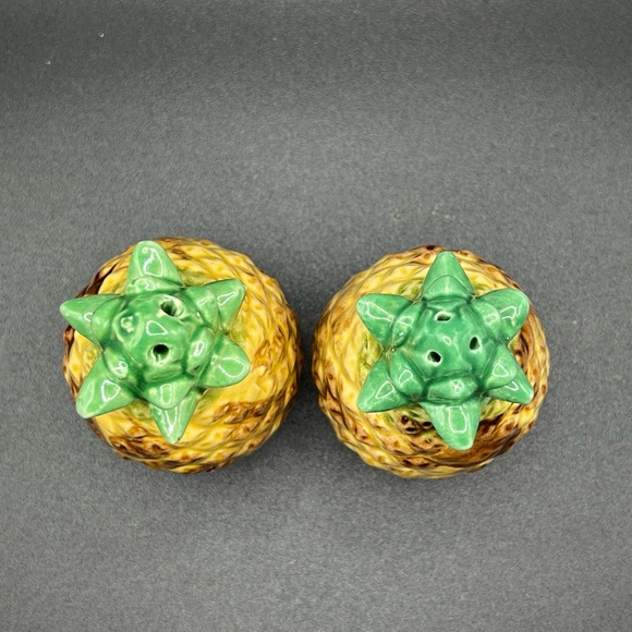 Vintage Pineapple Salt and Pepper Shakers Made in Japan Ceramic 4 " Tall - Picture 3 of 6